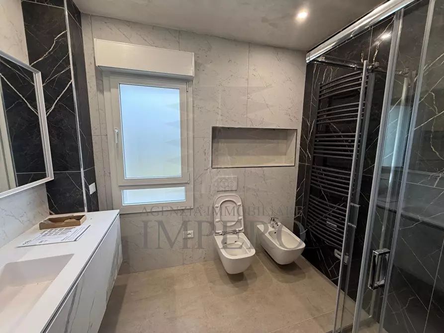 Immagine 12 di Quadrilocale in vendita  in Via Felice Cascione 7 a Ventimiglia