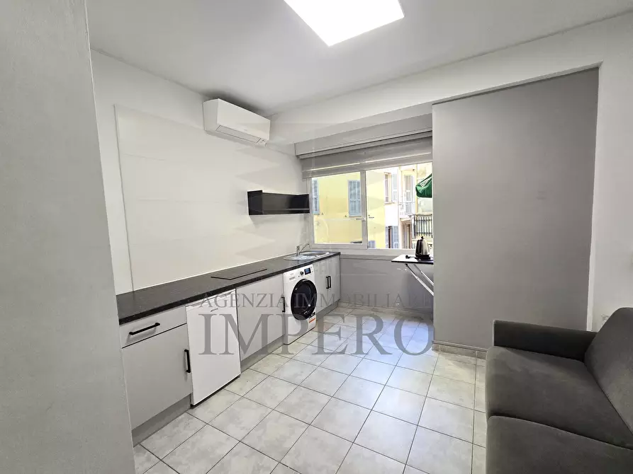 Immagine 1 di Monolocale in vendita  in Passeggiata G. Oberdan 19 a Ventimiglia