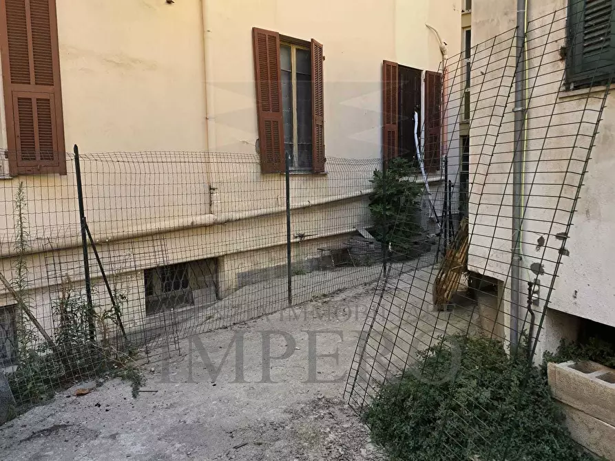 Immagine 4 di Locale commerciale in vendita  in Lungo Roya Rossi 9 a Ventimiglia