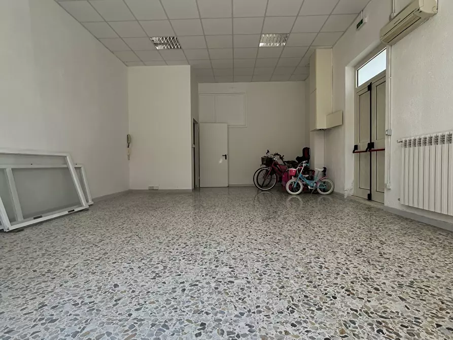 Immagine 8 di Locale commerciale in affitto  in Viale Maiella 23/A a Pescara