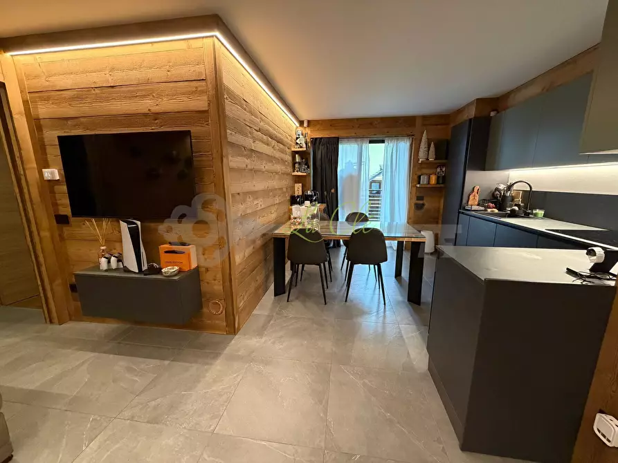 Immagine 5 di Trilocale in vendita  a Courmayeur