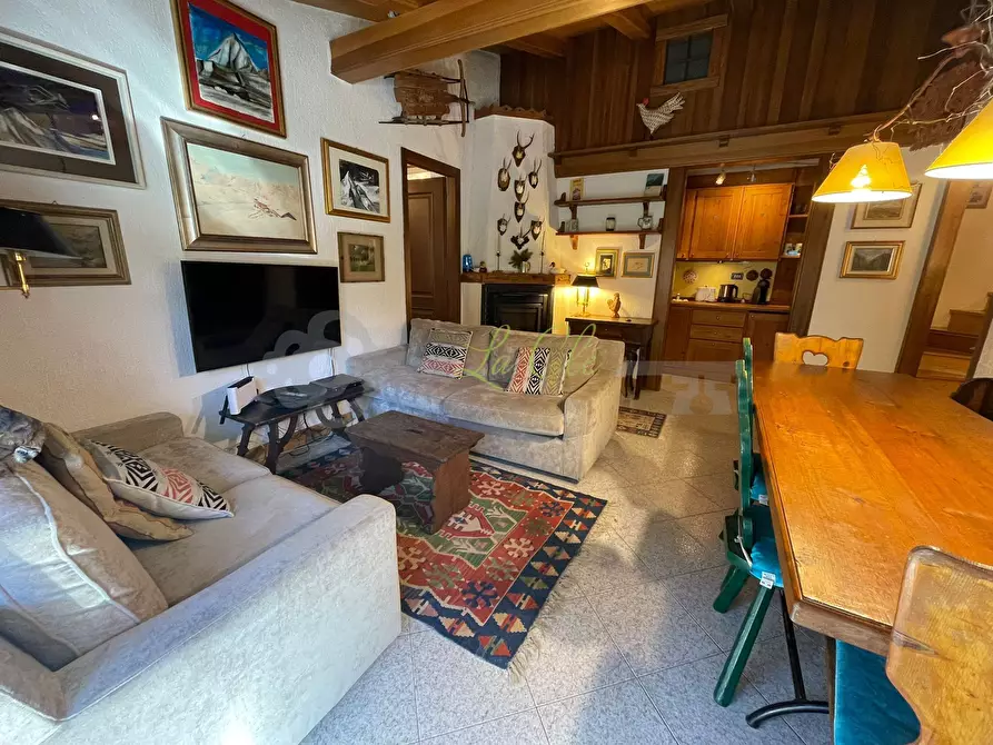 Immagine 1 di Quadrilocale in vendita  a Courmayeur