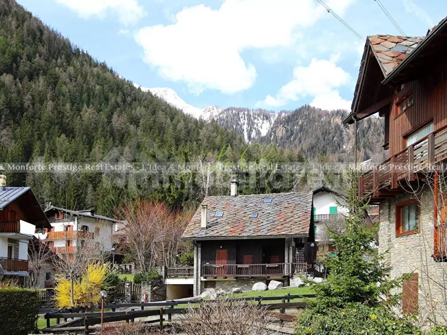 Immagine 31 di Trilocale in vendita  a Courmayeur