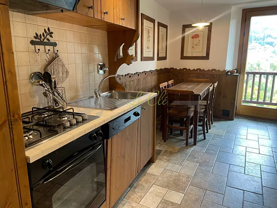 Immagine 7 di Trilocale in affitto  in Via San Giocondo a Courmayeur