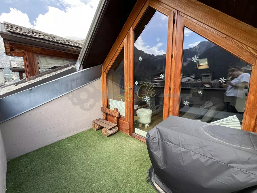 Immagine 31 di Trilocale in affitto  a Courmayeur