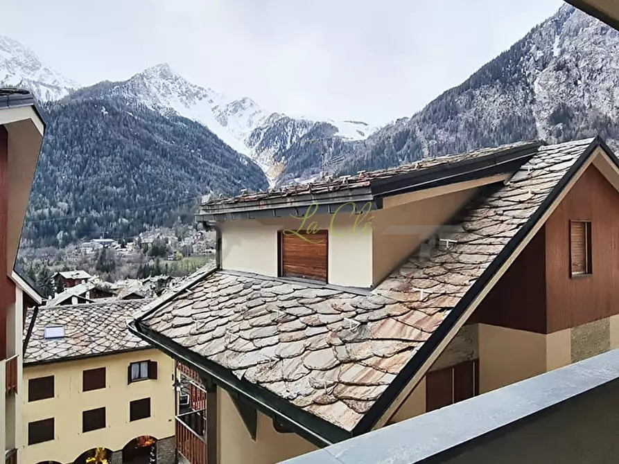 Immagine 19 di Quadrilocale in affitto  in Via Roma 10 a Courmayeur