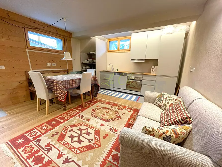 Immagine 1 di Trilocale in affitto  a Pre'-Saint-Didier