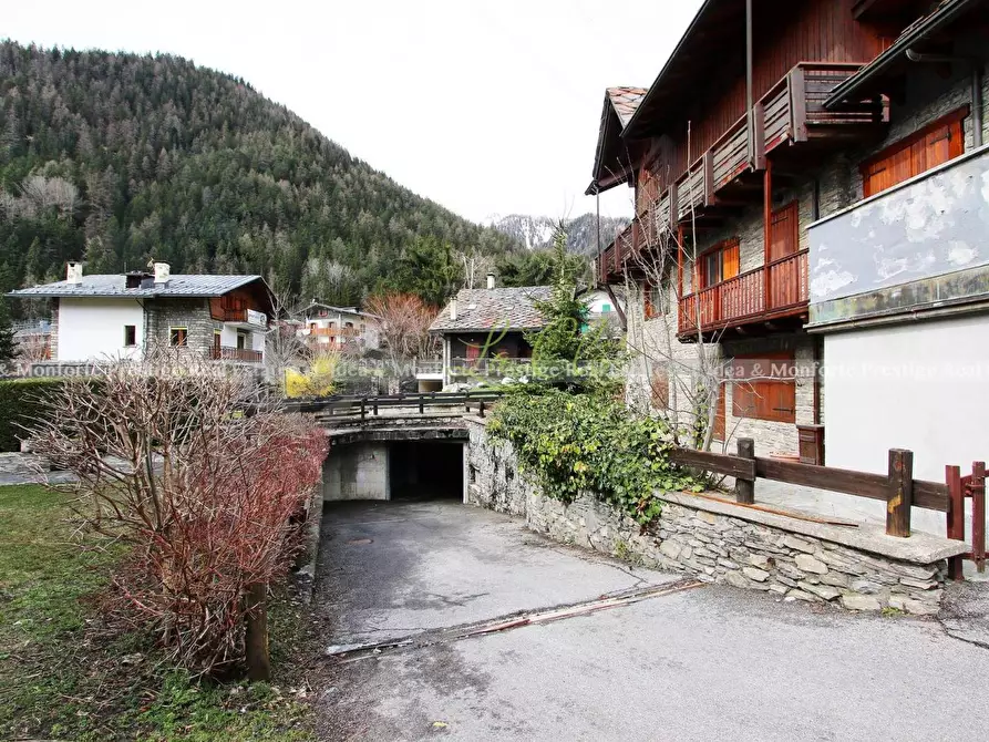 Immagine 35 di Trilocale in vendita  a Courmayeur