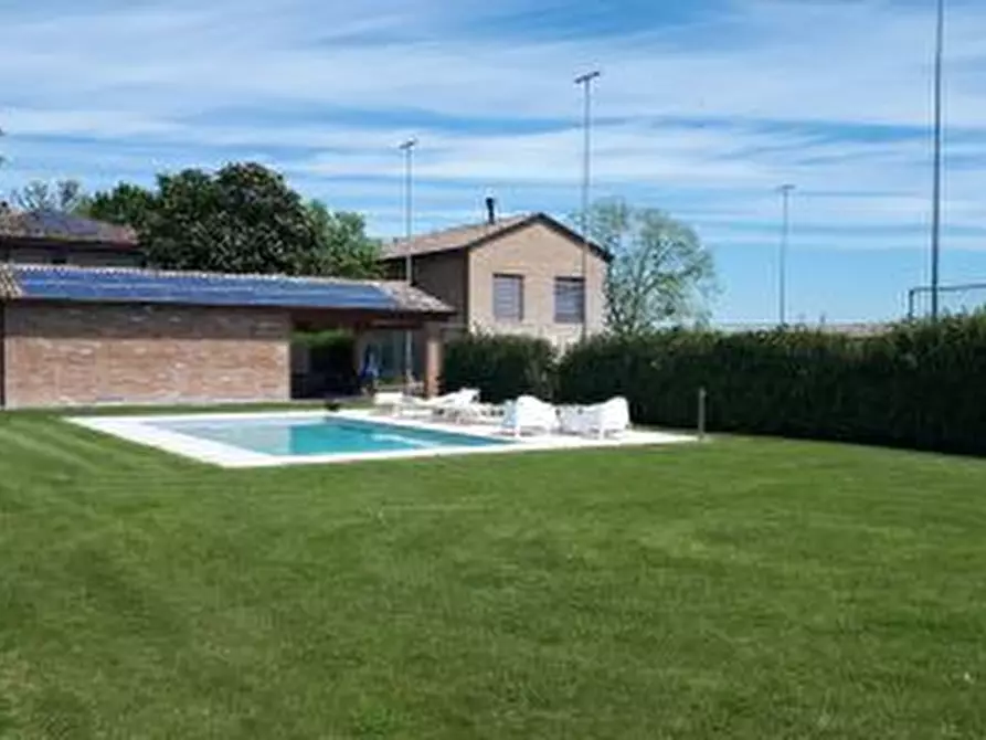 Immagine 5 di Rustico / casale in vendita  in Strada Langhirano 177 a Parma