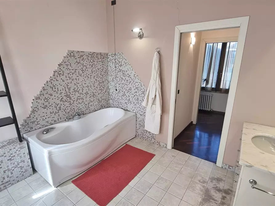 Immagine 13 di Trilocale in vendita  in Strada Bassa dei Folli 200 a Parma