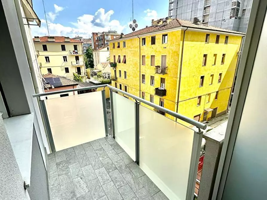 Immagine 8 di Stanza singola in affitto  a Modena