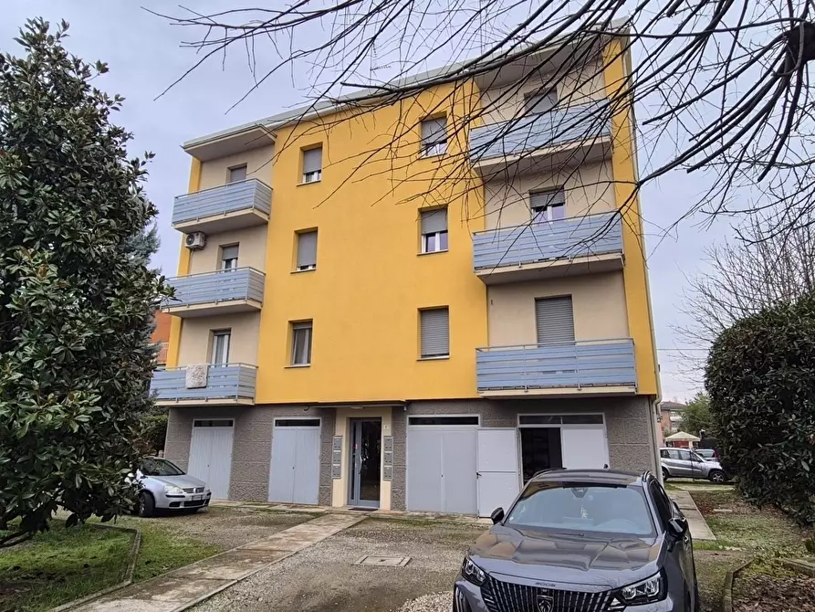 Immagine 1 di Trilocale in vendita  in Via Murano 6 a Modena