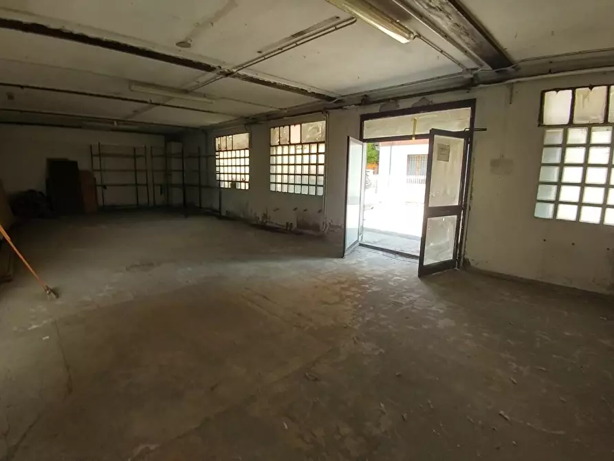 Immagine 2 di Attività artigianale in vendita  in Via del Murazzo 96a a Modena