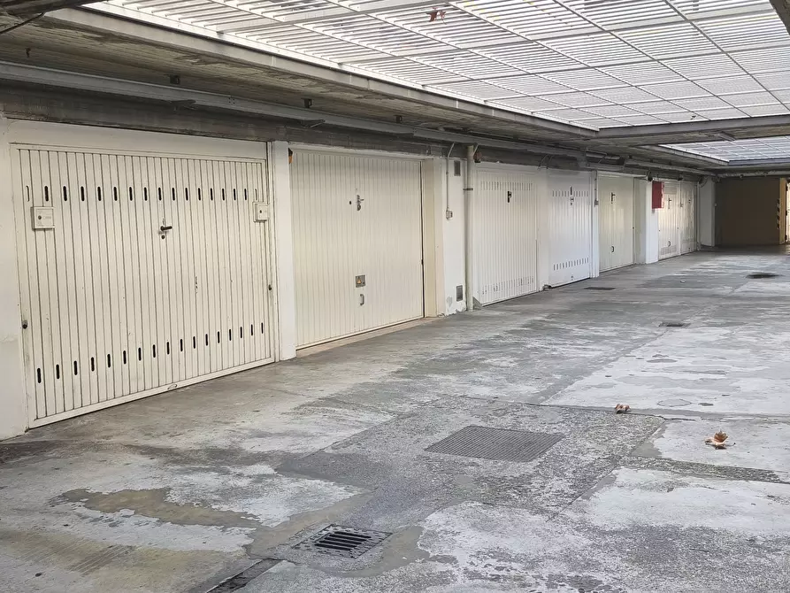 Immagine 4 di Garage in affitto  in Viale del Sagittario Traversa B 8 a Modena