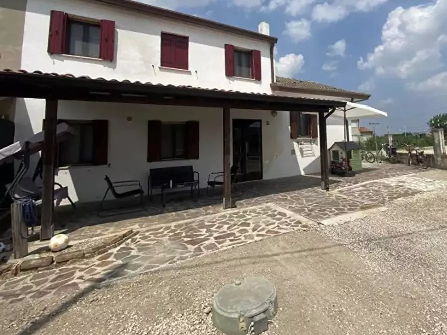 Immagine 8 di Casa trifamiliare in vendita  a Adria