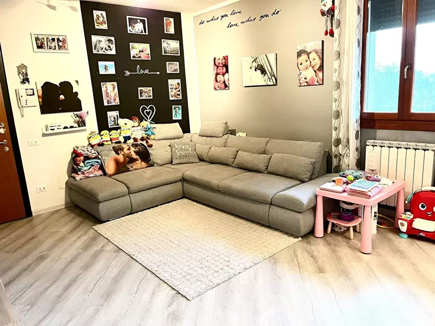 Immagine 1 di Quadrilocale in vendita  a Rovigo