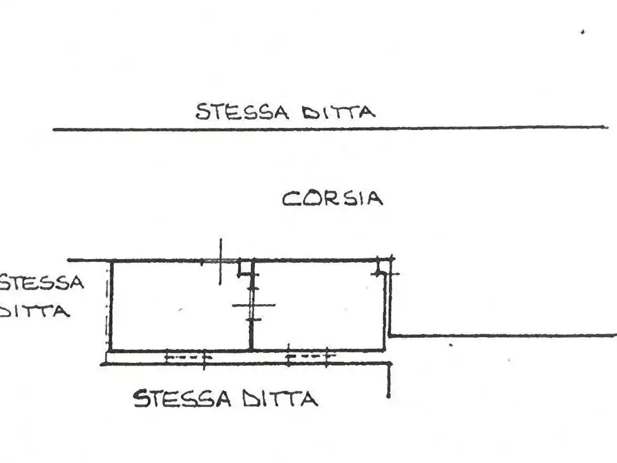 Immagine 4 di Garage in vendita  in Via Giuseppe Parini 20 a Casamassima