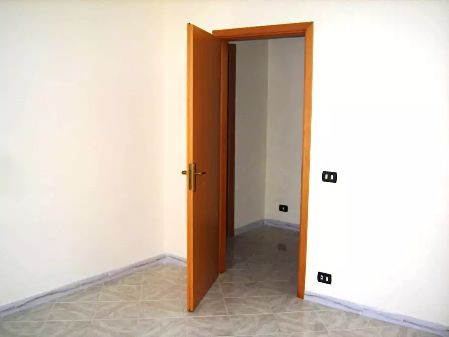 Immagine 9 di Bilocale in vendita  in Via Di Vittorio a Casamassima