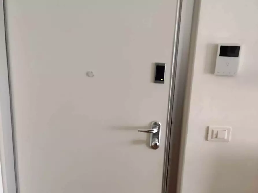 Immagine 17 di Bilocale in vendita  in Corso Alcide de Gasperi 340 a Bari