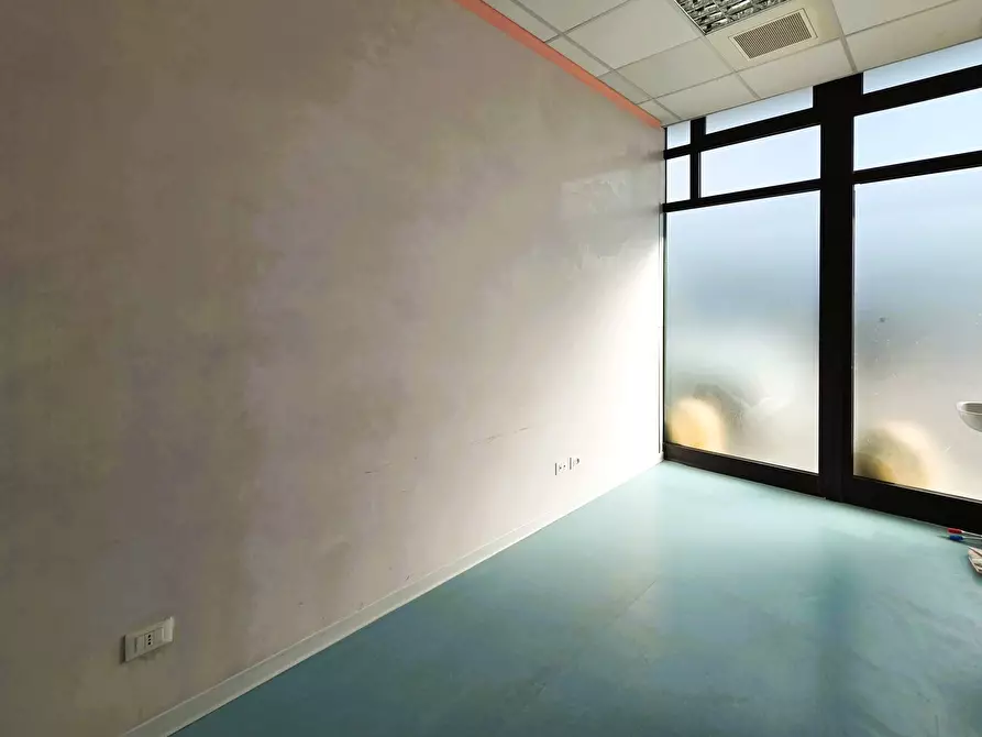 Immagine 12 di Locale commerciale in affitto  in Via Orzinuovi a Brescia