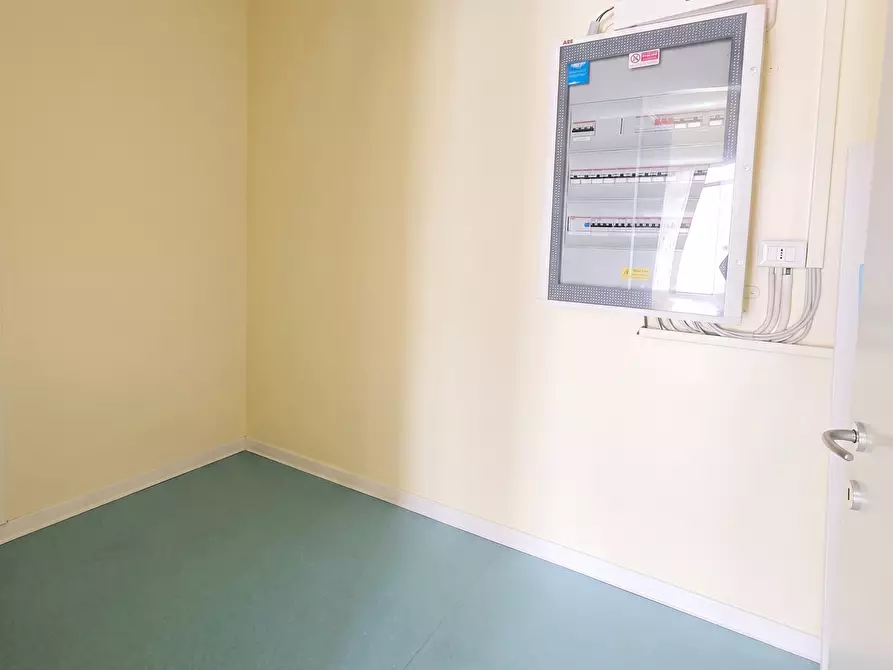 Immagine 15 di Locale commerciale in affitto  in Via Orzinuovi a Brescia