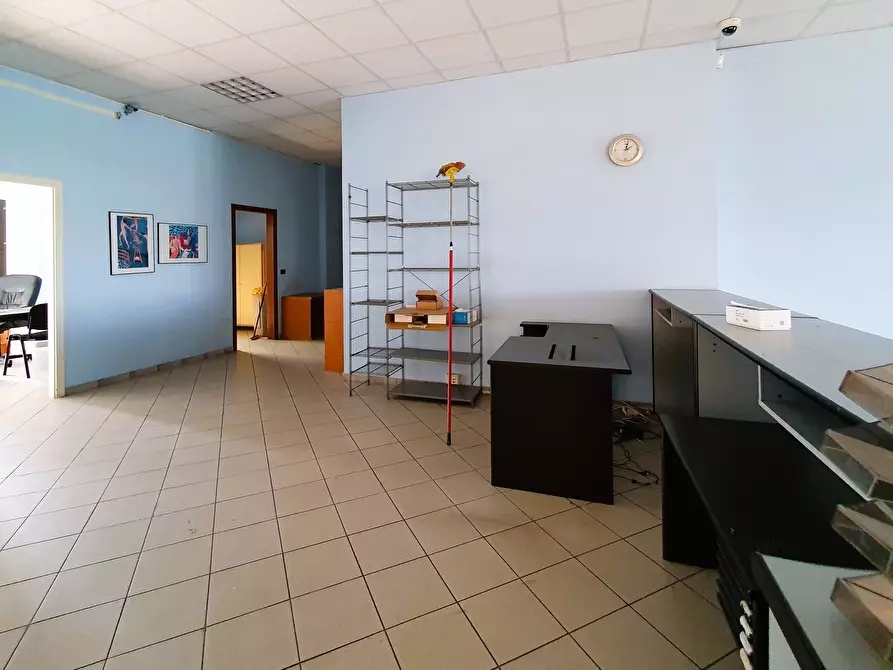 Immagine 16 di Locale commerciale in vendita  in Strada Mantova a Marmirolo