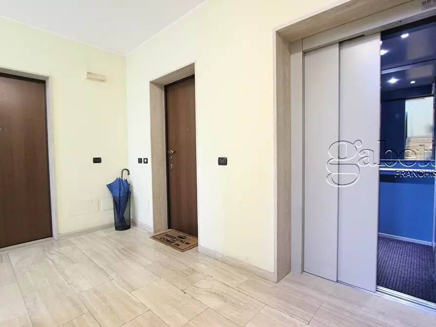 Immagine 23 di Trilocale in vendita  in giacomo leopardi a Lainate