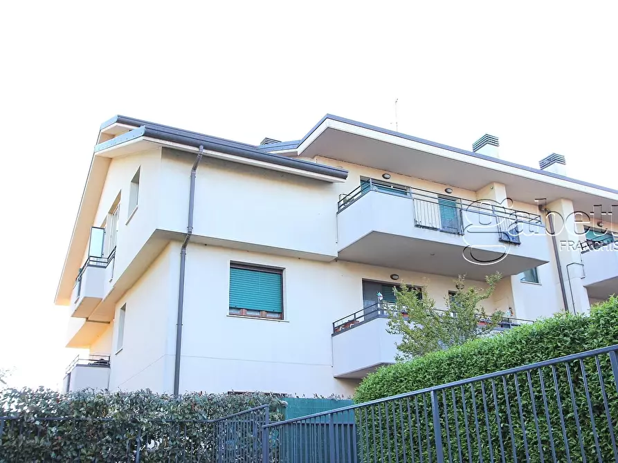 Immagine 24 di Trilocale in vendita  in giacomo leopardi a Lainate