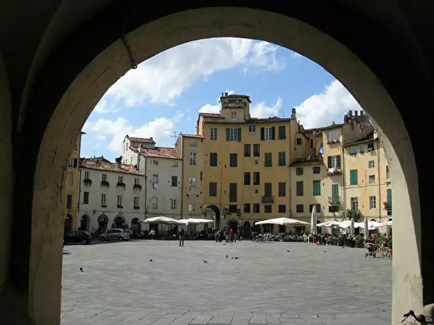 Immagine 8 di Bed & Breakfast in vendita  in Via Degli Angeli a Lucca