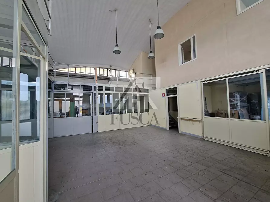 Immagine 2 di Capannone industriale in affitto  in Via Puccetti a Lucca