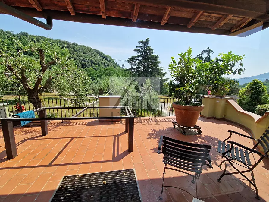 Immagine 30 di Villa in vendita  in via vecchia i a Lucca