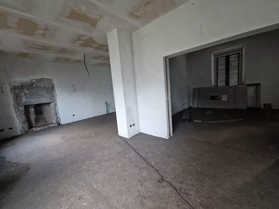 Immagine 1 di Villa in vendita  in Via Guglielmo Oberdan a Lucca