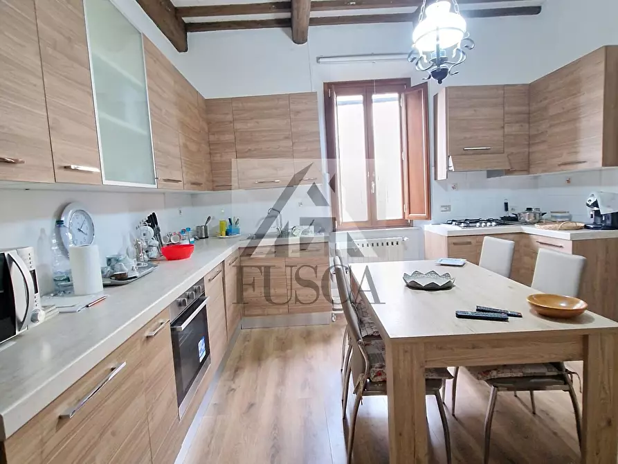 Immagine 4 di Casa indipendente in vendita  a Lucca