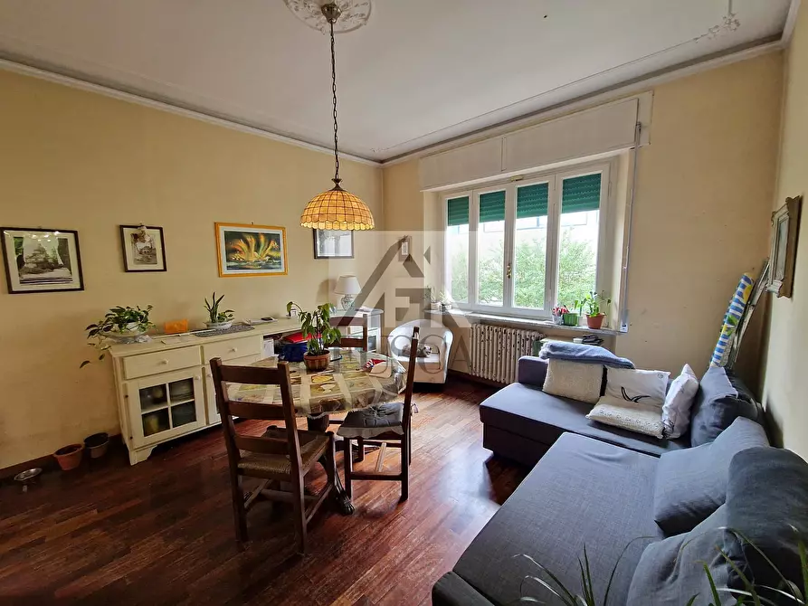 Immagine 5 di Villa in vendita  in Viale Alcide De Gasperi 37 a Lucca