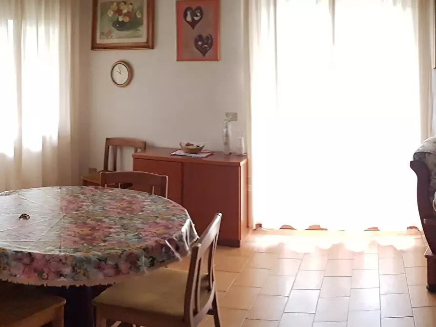 Immagine 13 di Pentalocale in vendita  in Via Giacomo Matteotti 405 a Lucca