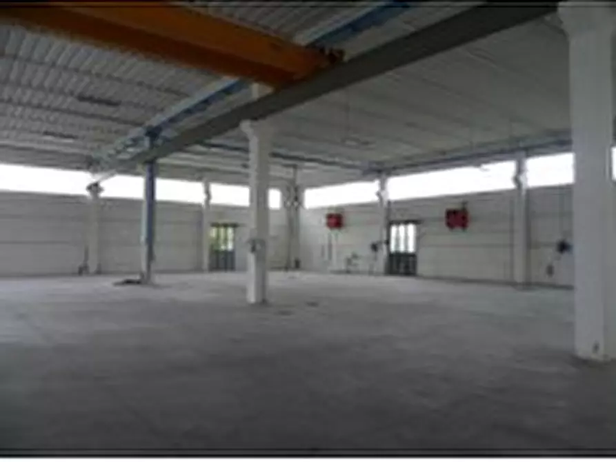 Immagine 12 di Attività artigianale in vendita  in Via Sottomonte a Capannori