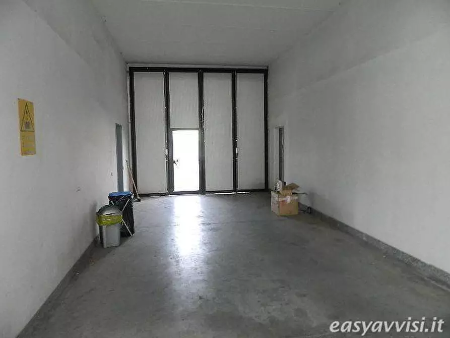 Immagine 4 di Capannone industriale in vendita  in fillungo a Lucca