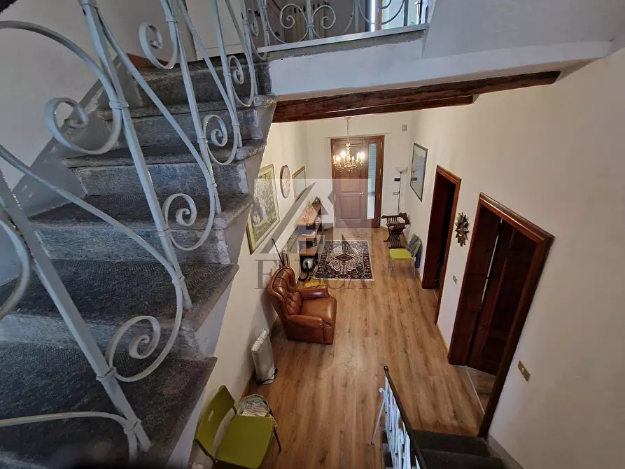 Immagine 12 di Casa indipendente in vendita  a Lucca