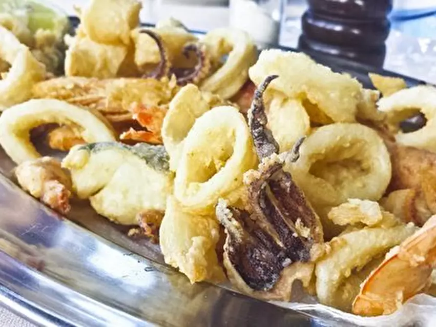 Immagine 3 di Bar / Ristorante in vendita  in Viale Michelangelo Buonarroti a Viareggio