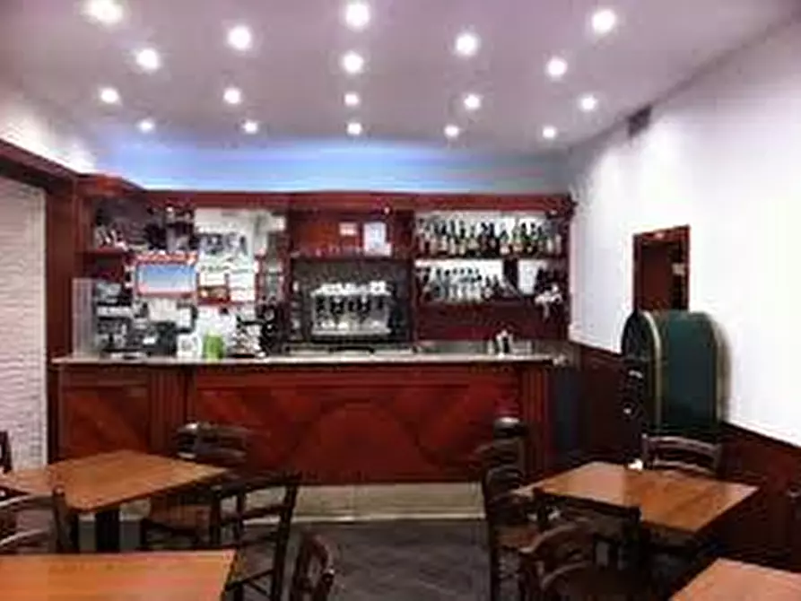 Immagine 11 di Bar / Ristorante in vendita  in Viale Europa a Lucca
