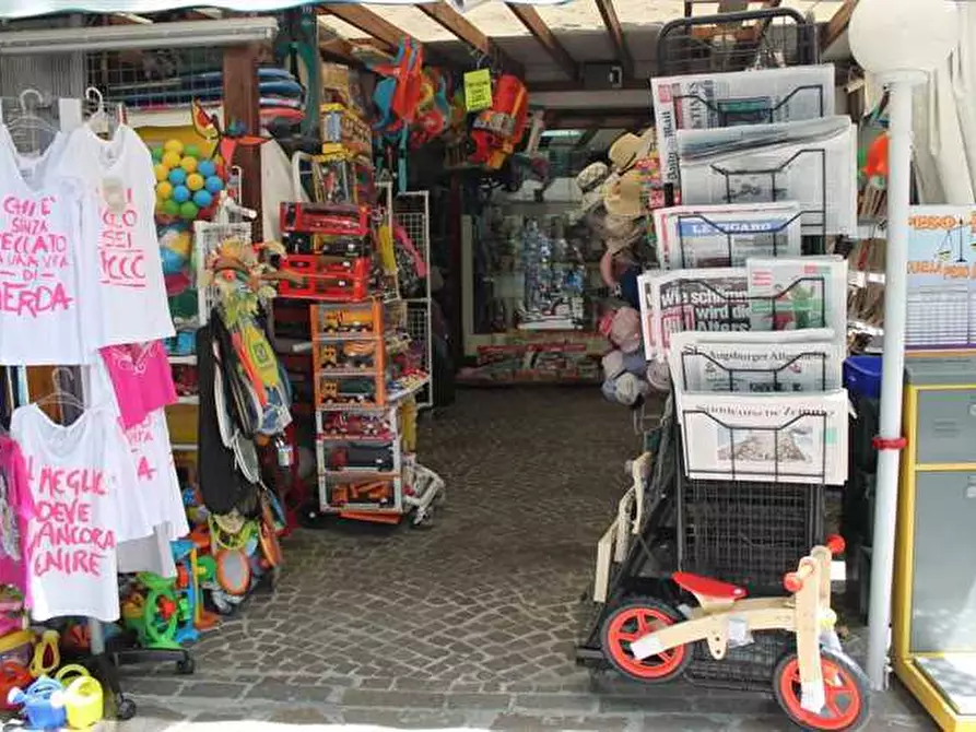 Immagine 3 di Edicola in vendita  in Corte Compagni a Lucca