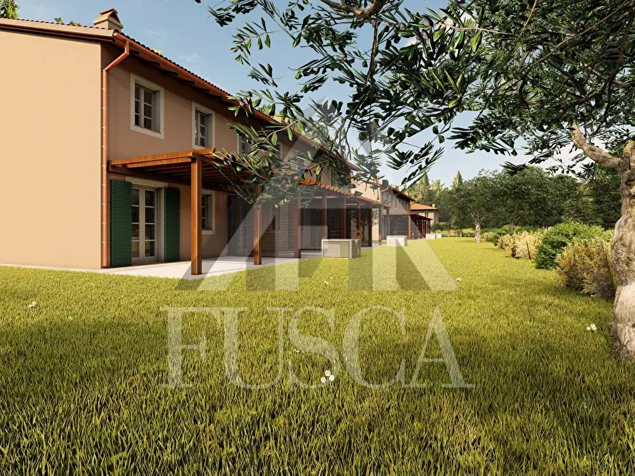 Immagine 1 di Casa bifamiliare in vendita  in Via delle Nubache 587 a Lucca