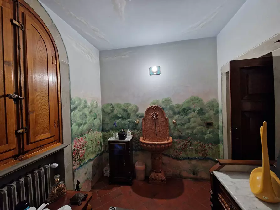 Immagine 23 di Pentalocale in vendita  in piazza san pietro somali a Lucca