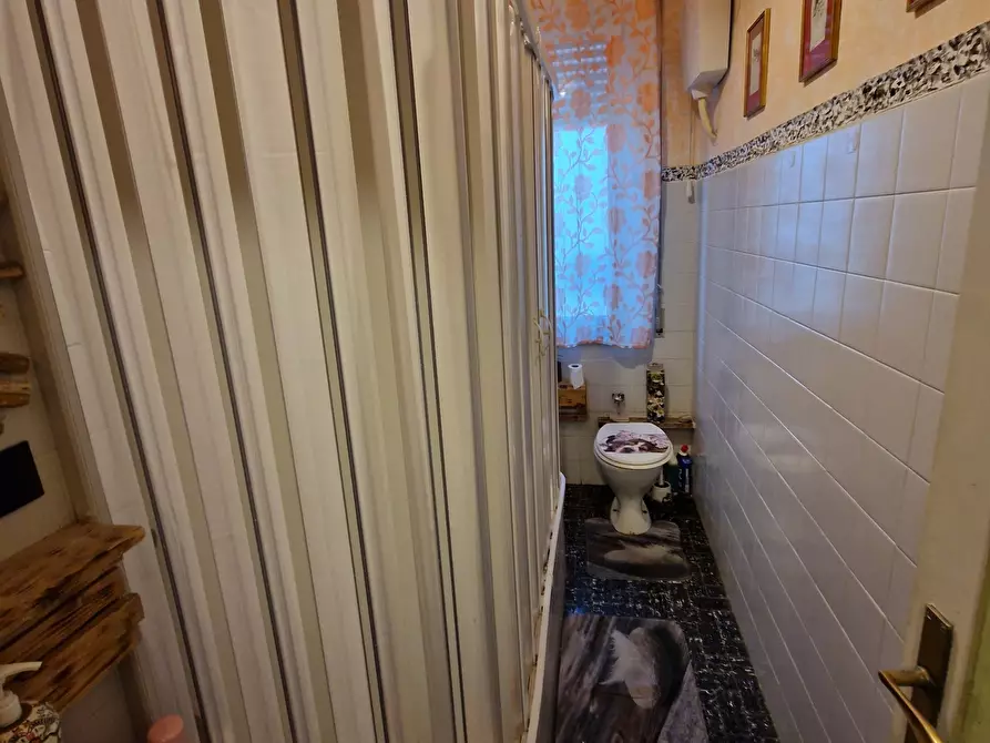 Immagine 22 di Pentalocale in vendita  in Via Fregionaia a Lucca