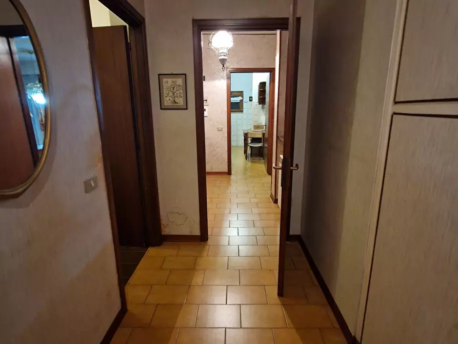 Immagine 11 di Pentalocale in vendita  in Via Giacomo Matteotti 405 a Lucca