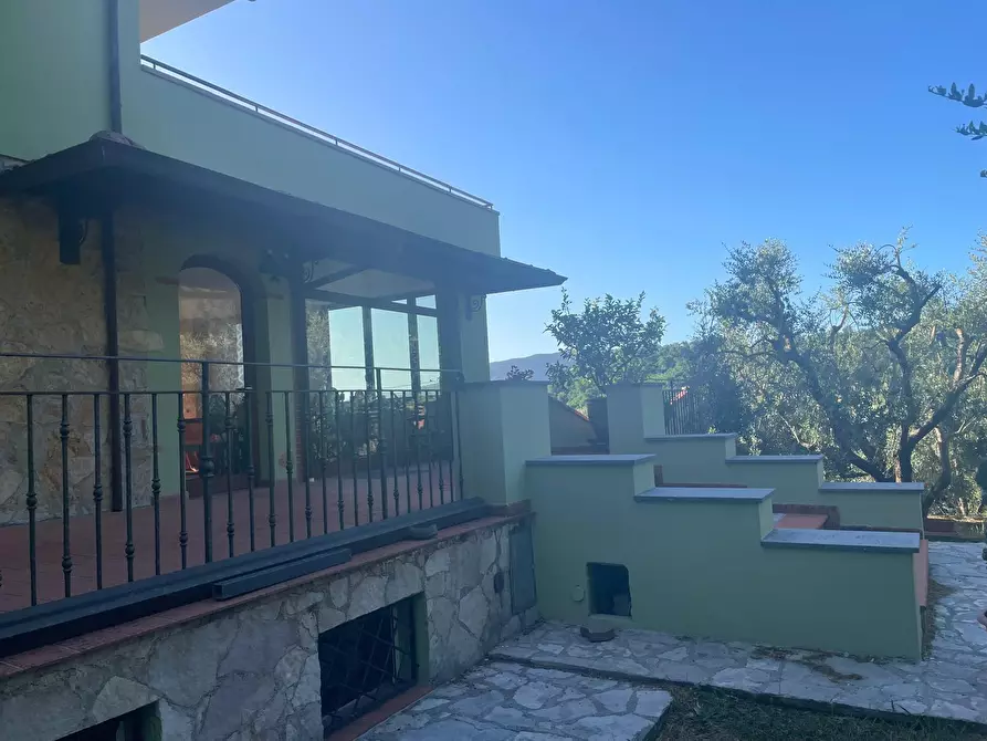 Immagine 6 di Villa in vendita  in via vecchia i a Lucca