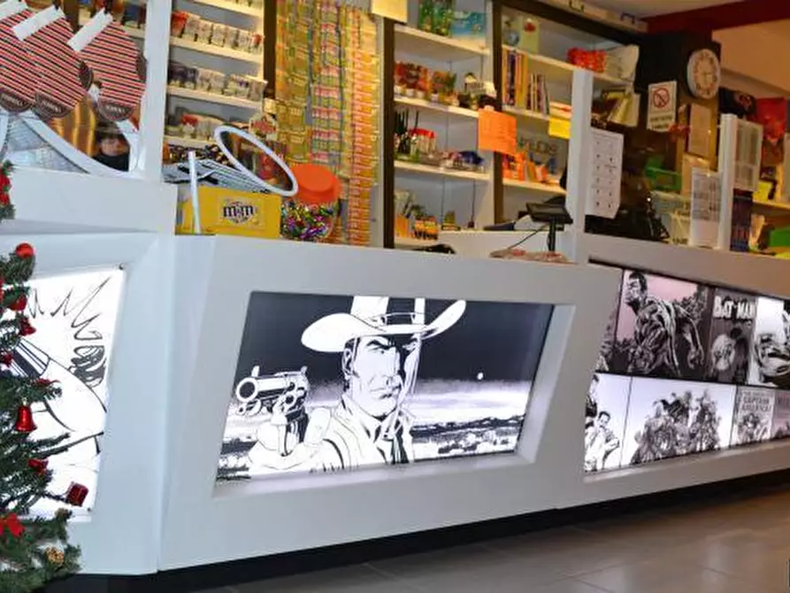 Immagine 9 di Attività commerciale in vendita  in Via Fillungo a Lucca