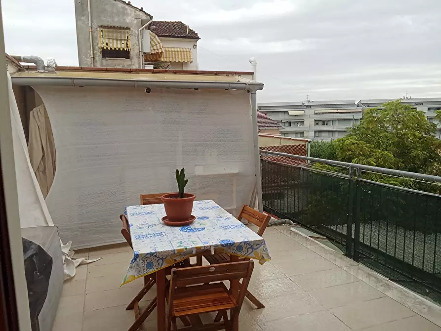 Immagine 13 di Casa semindipendente in vendita  a Viareggio