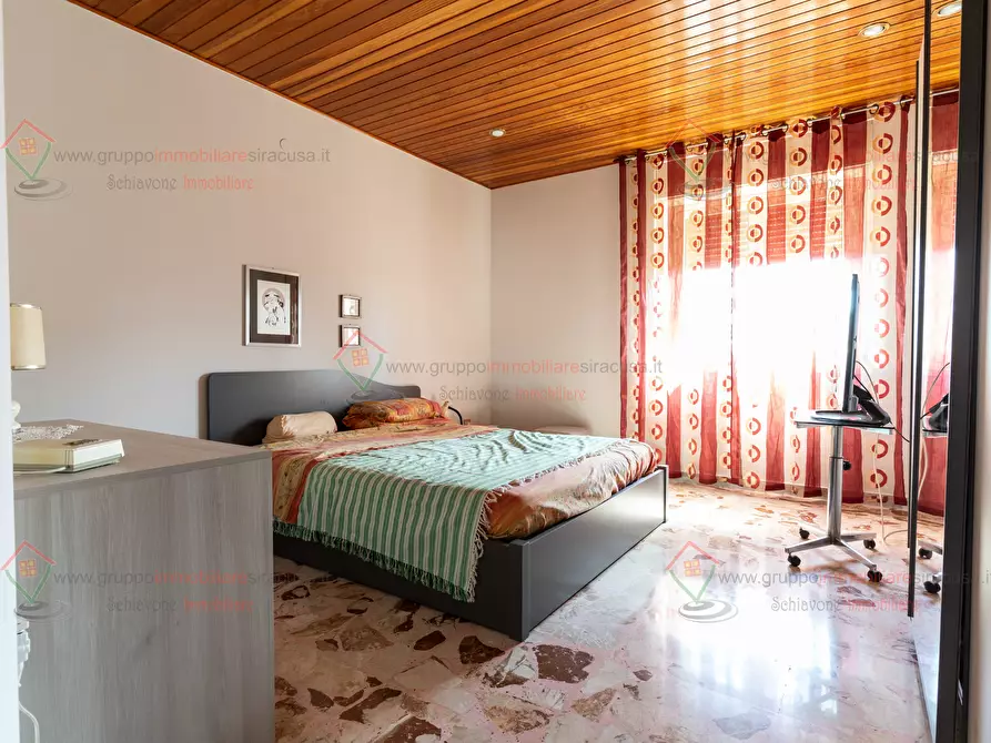 Immagine 11 di Quadrilocale in vendita  a Siracusa