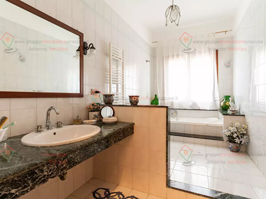 Immagine 12 di Pentalocale in vendita  a Siracusa